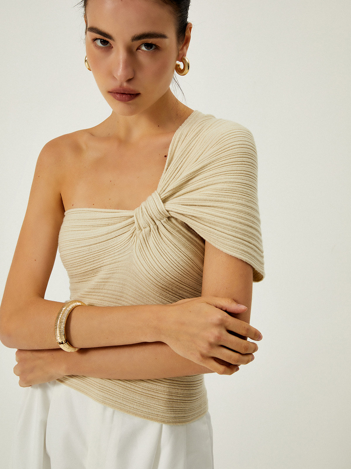 Sola | One-Shoulder Twist Knit Top