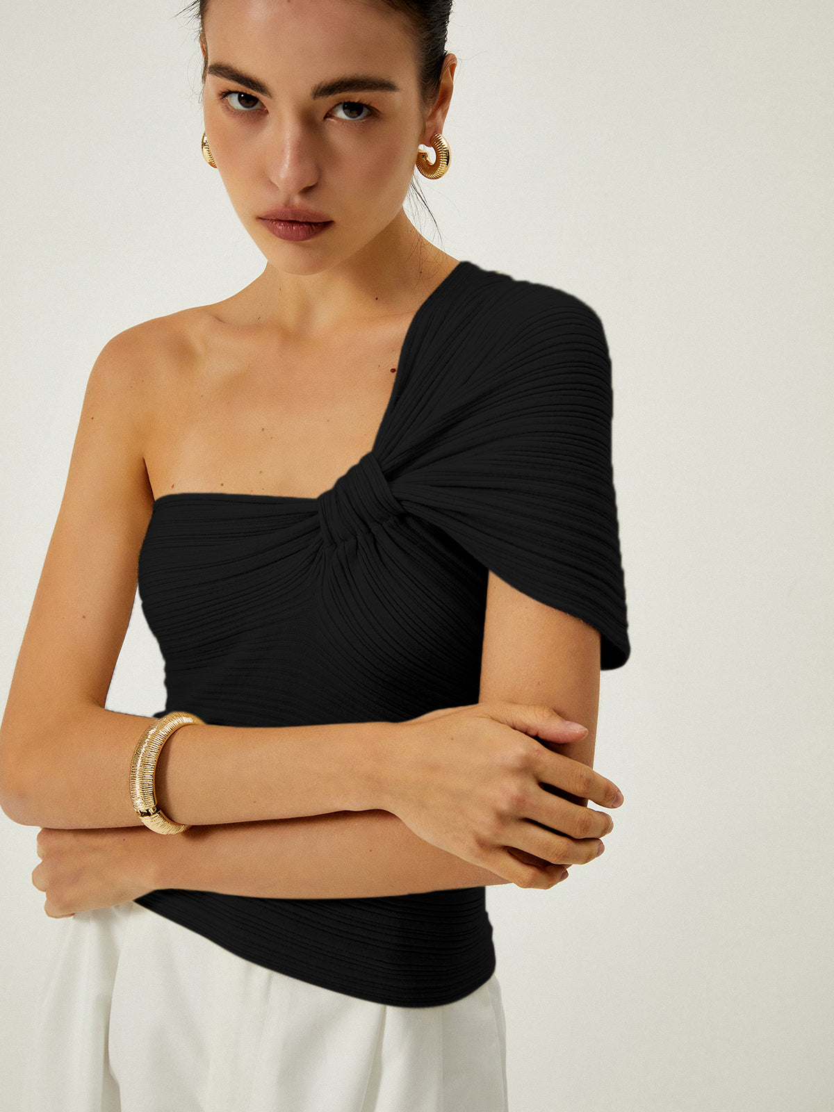 Sola | One-Shoulder Twist Knit Top