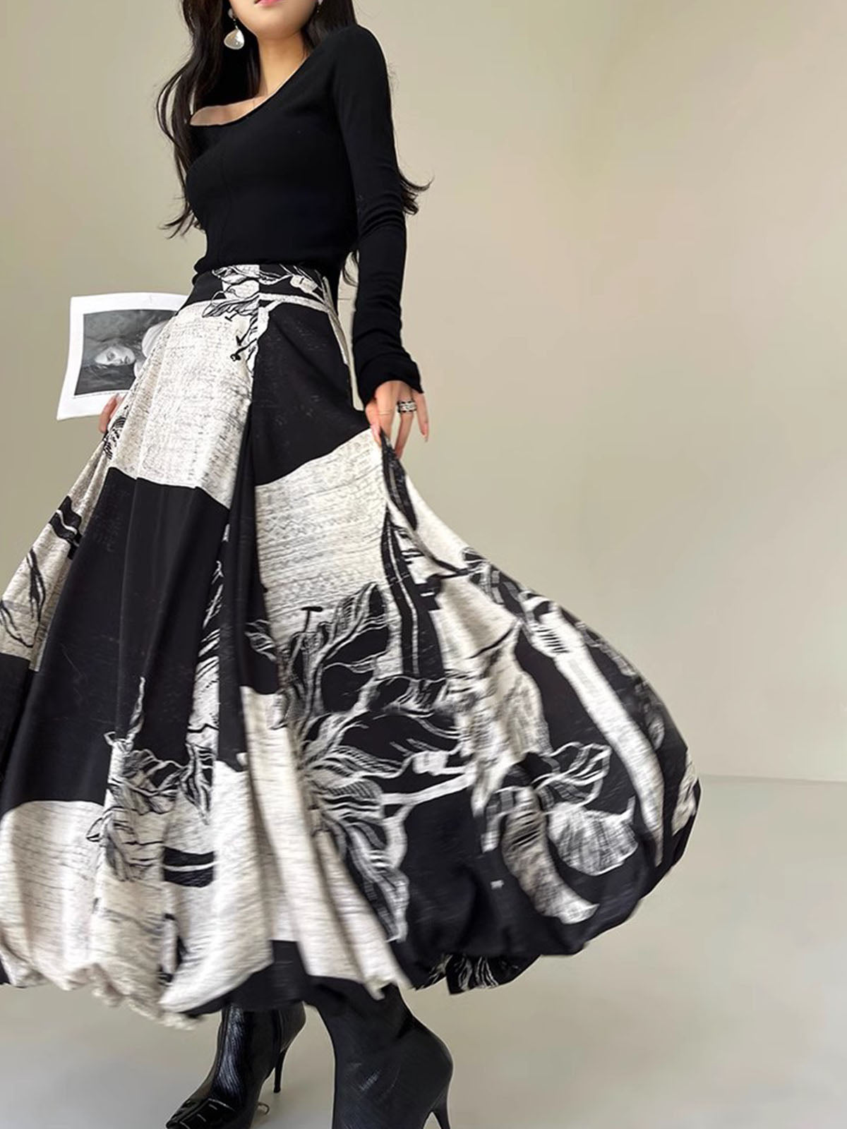 Kai | Midi Skirt Featuring a Bud Waist and Side Closure