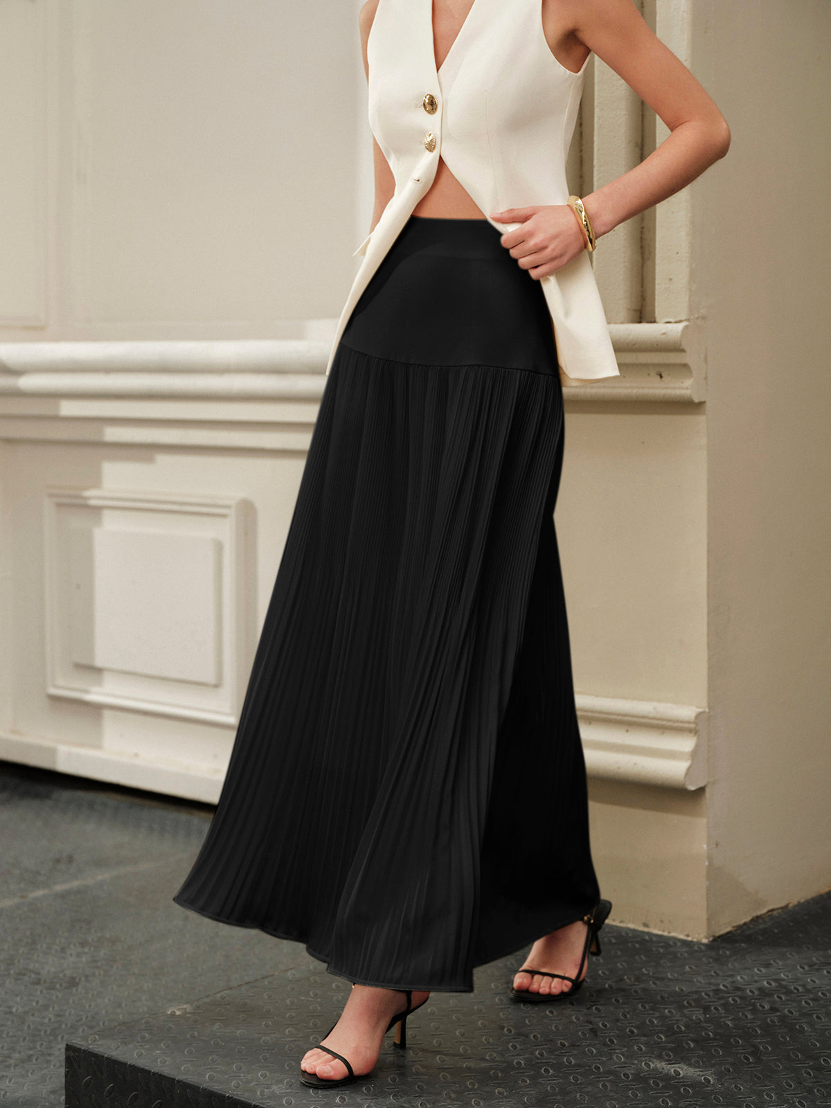 Ela | Mid-Rise Pleated Skirt