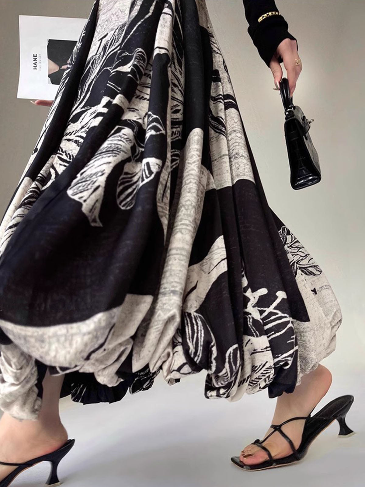 Kai | Midi Skirt Featuring a Bud Waist and Side Closure