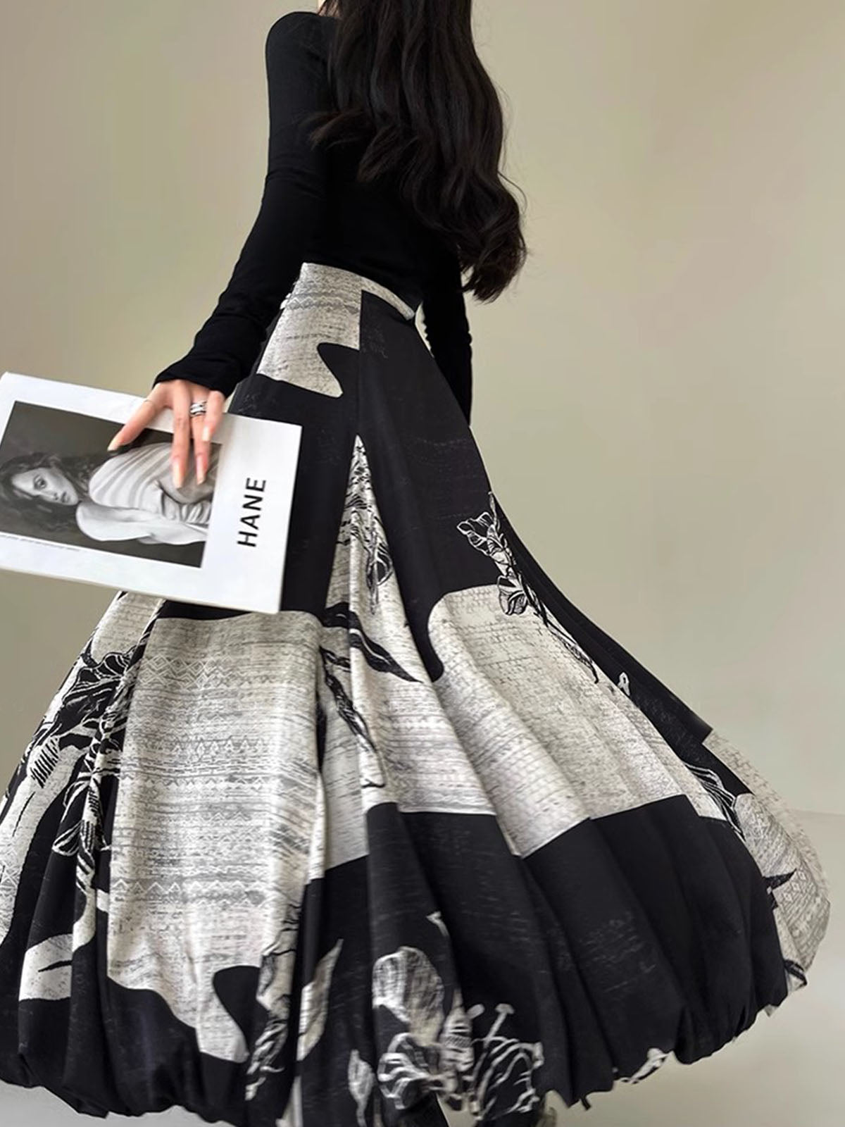 Kai | Midi Skirt Featuring a Bud Waist and Side Closure